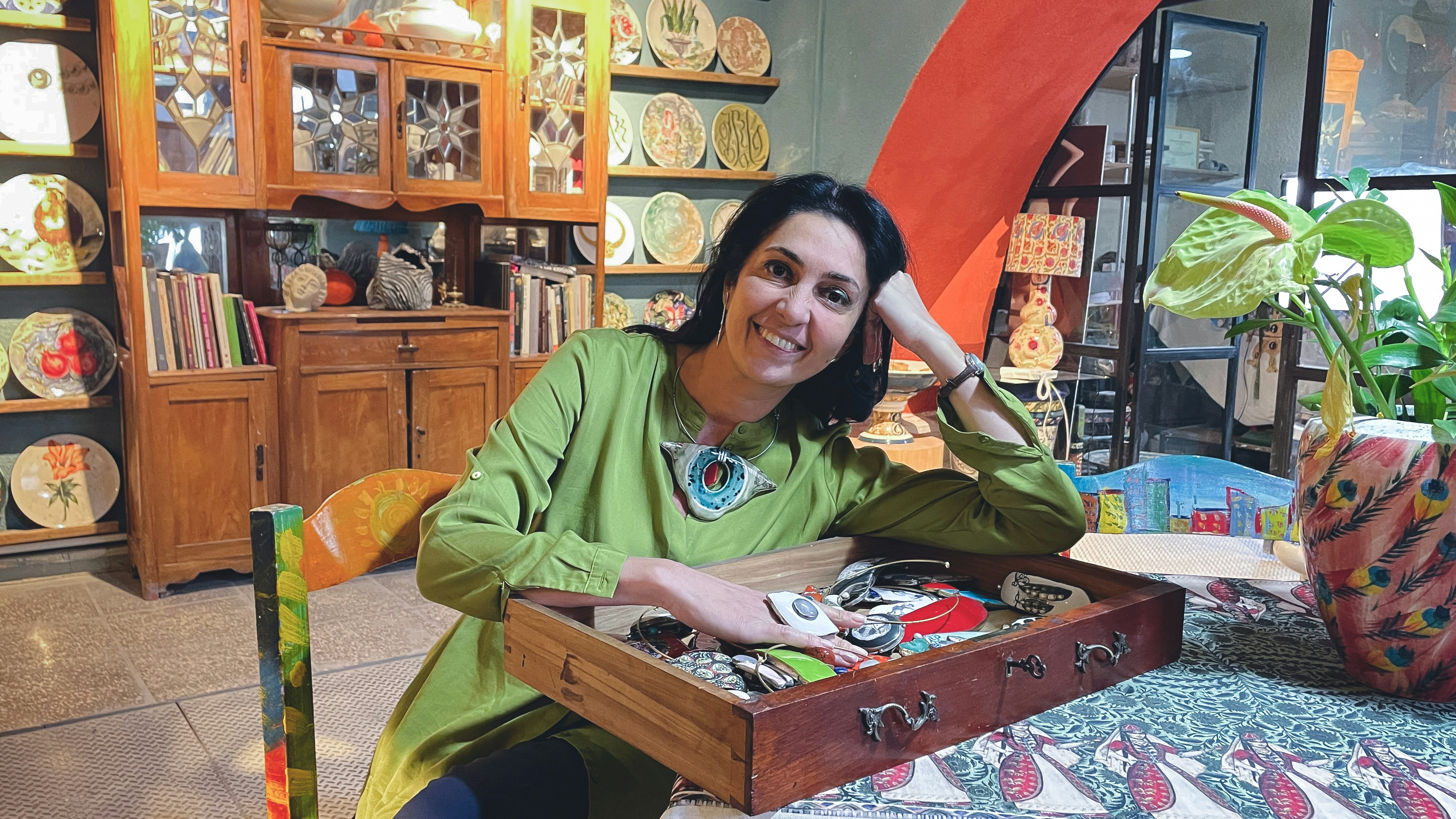 Georgian Ceramics and Jewelry with Nato