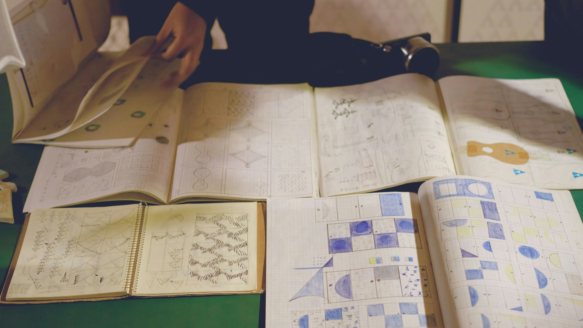 Karakami Printmaking Patterns in an Artist's Sketch Book. Learn from an artist printmaking techniques in Japan. #creativevacation #vawaa #japan #printmaking #printmakingtechniques #decorativepaper #papercrafts #homedecor #slowtravel  #howtomake #interiordesign