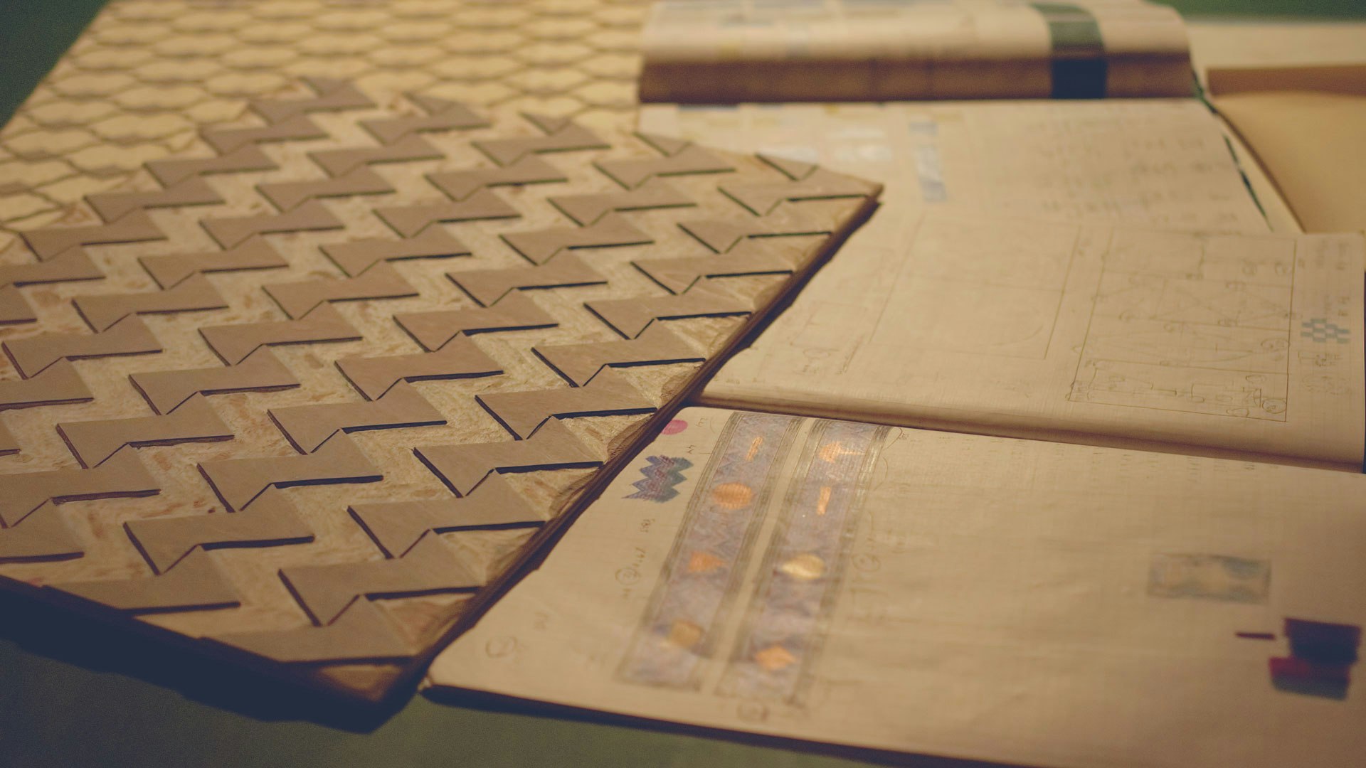 Example of wood board used in traditional Japanese karakami printmaking. Learn how to make your own decorative paper from Japanese artists. #creativevacation #vawaa #japan #printmaking #printmakingtechniques #decorativepaper #papercrafts #homedecor #slowtravel  #howtomake #interiordesign