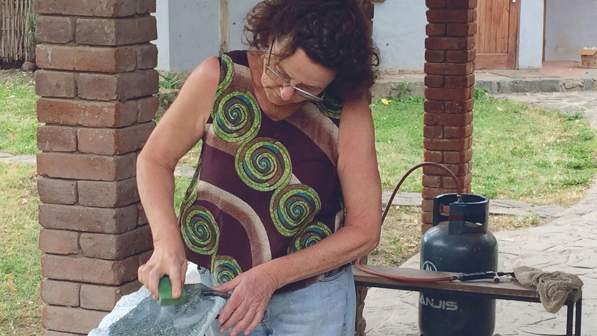 Using sanding sponge on stone