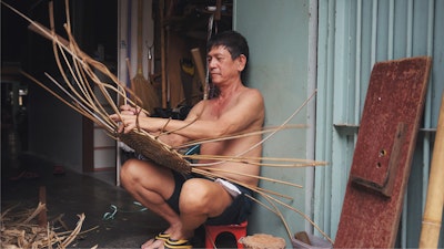 Use rattan with fabric and bamboo to weave your own baskets using traditional techniques.