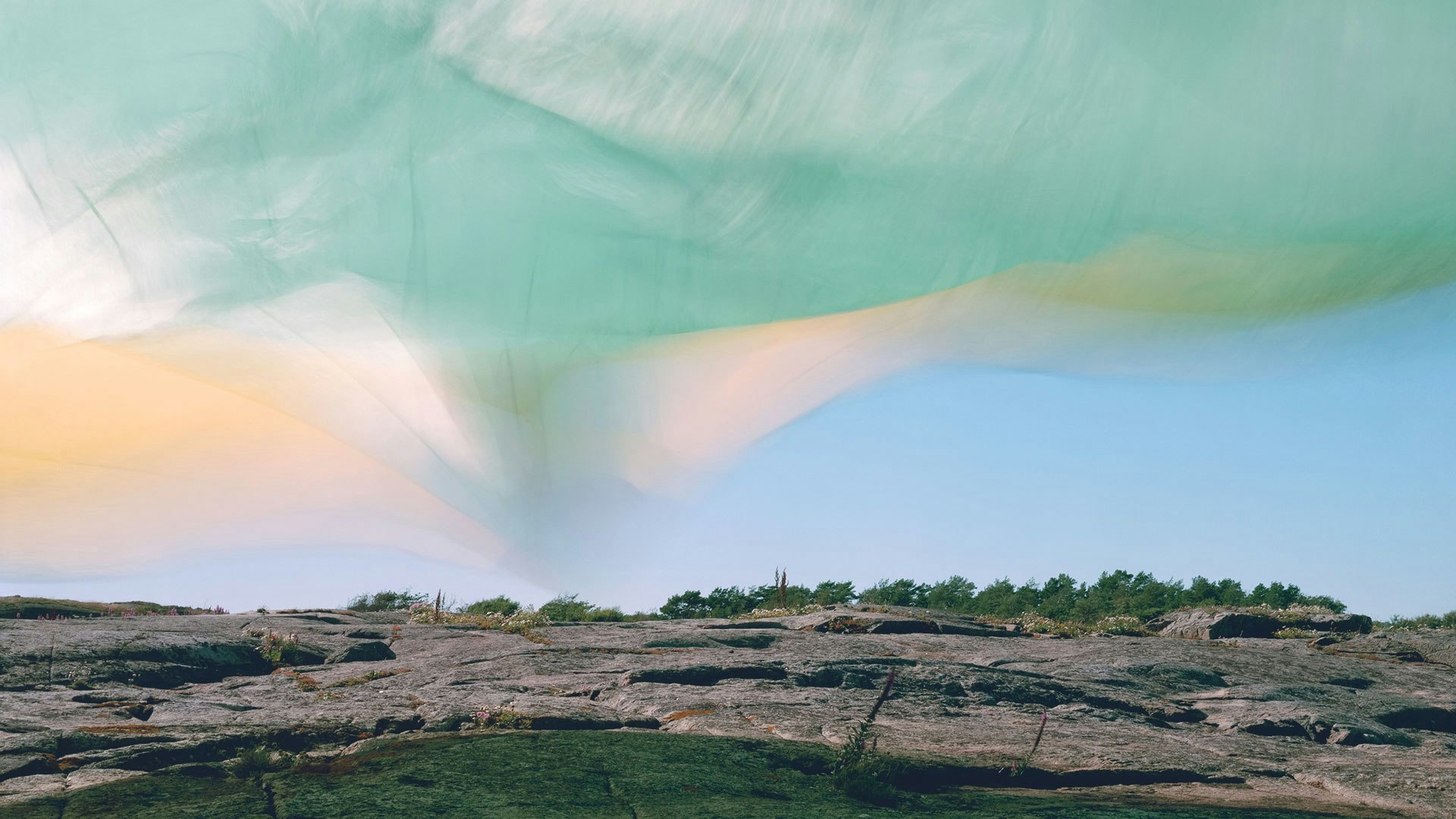 Capture all waves of colors.