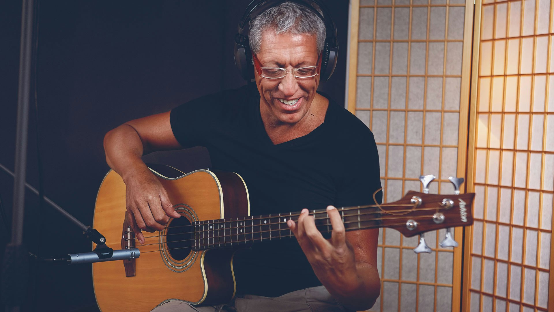 Recording acoustic guitar