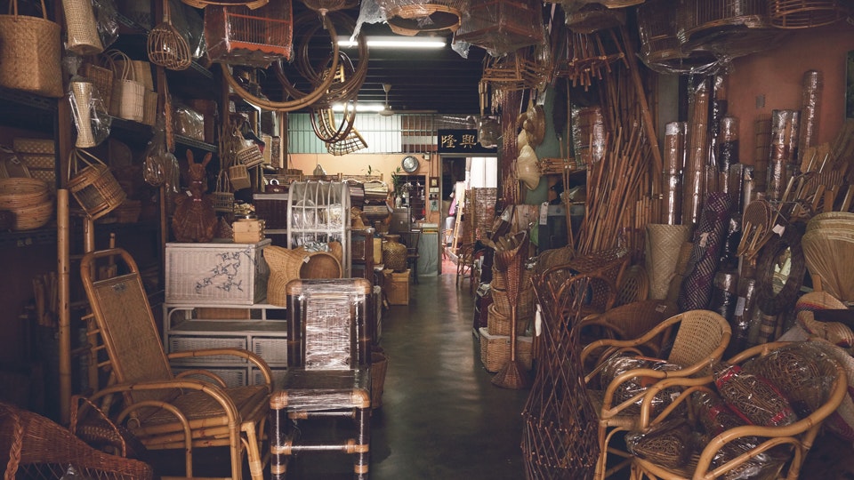 Make your own baskets in Sim's studio in Malaysia.