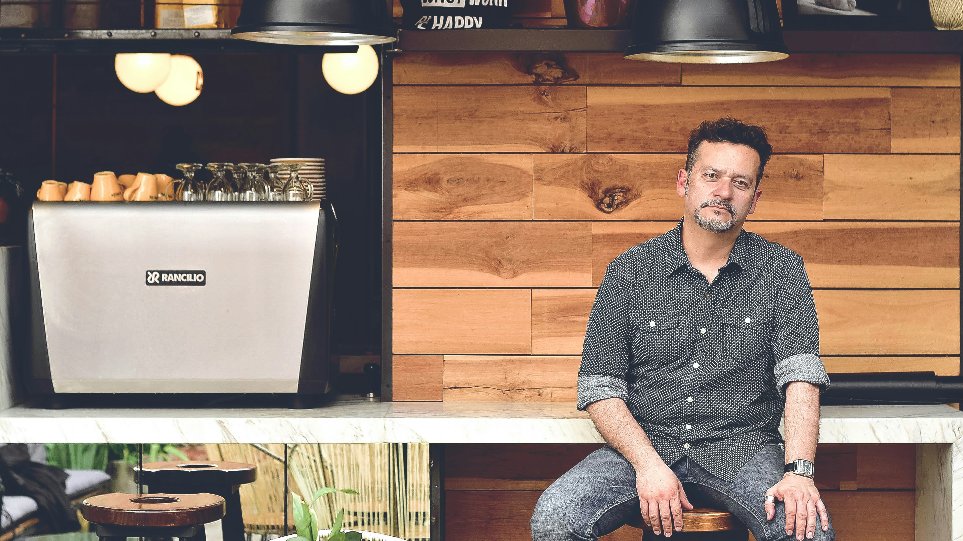 Learn theater improv and clowning with Gigio