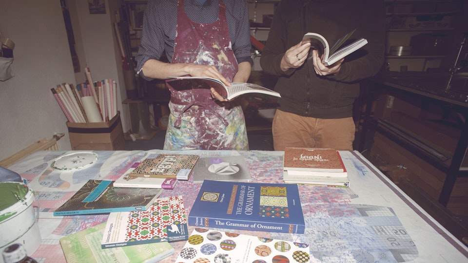 Learn calico and silk screen printing from  from Jan and Ondrej | Art & Travel Experience in Eurrope via Vacation with an Artist. #vawaa #printmaking #prague #travel #europe #art #creativity