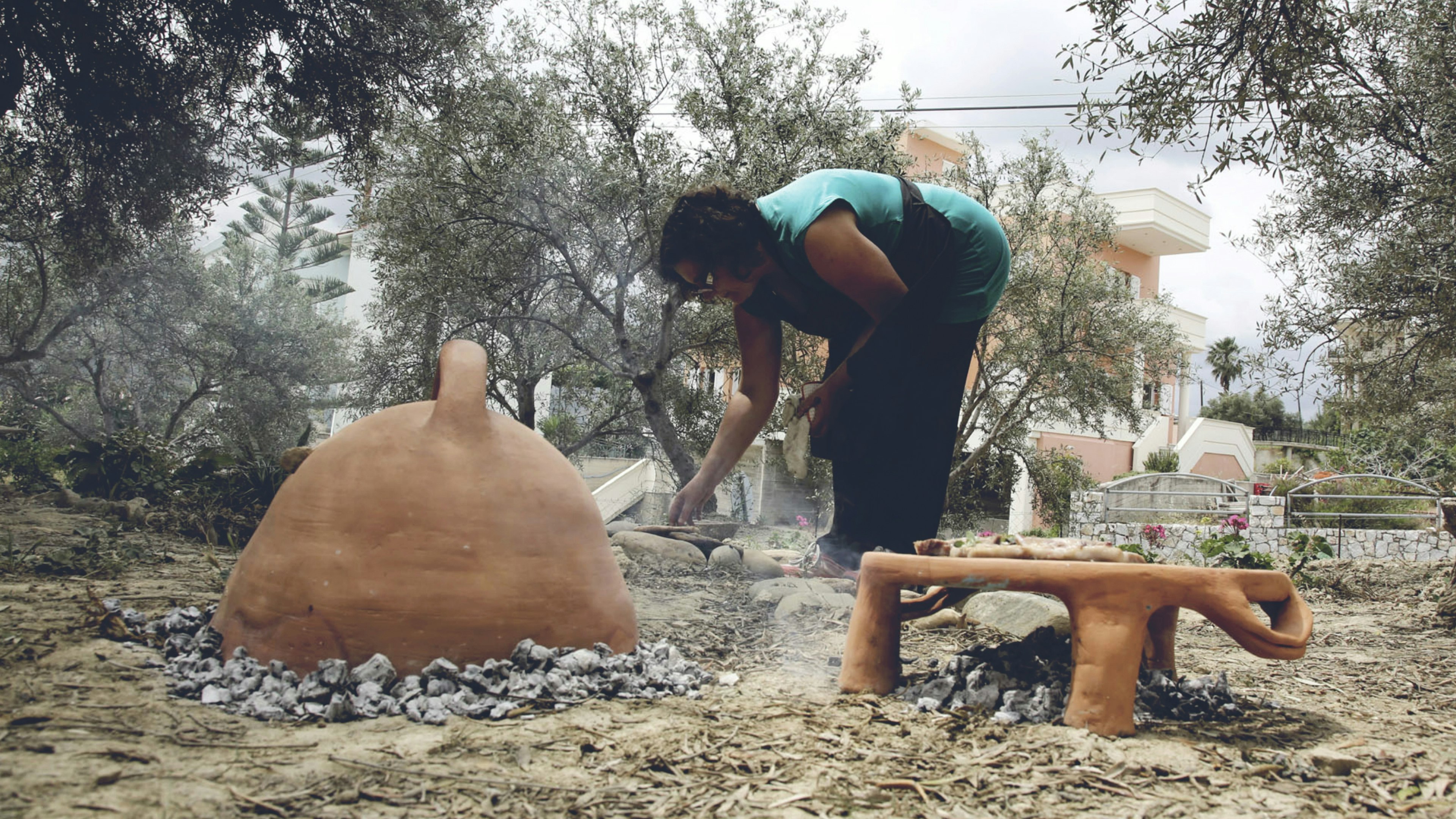 Learn about and cook using Greek prehistoric cooking methods and recipes.