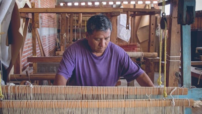 Learn from Zapotec artisans in Oaxaca, Mexico traditional naturally dyeing techniques and weaving. #creativevacation #vawaa #travelmexico #oaxaca #creativity #naturalfabricdyeing #naturaldyes #slowtravel #cochineal #crafts #howtomake