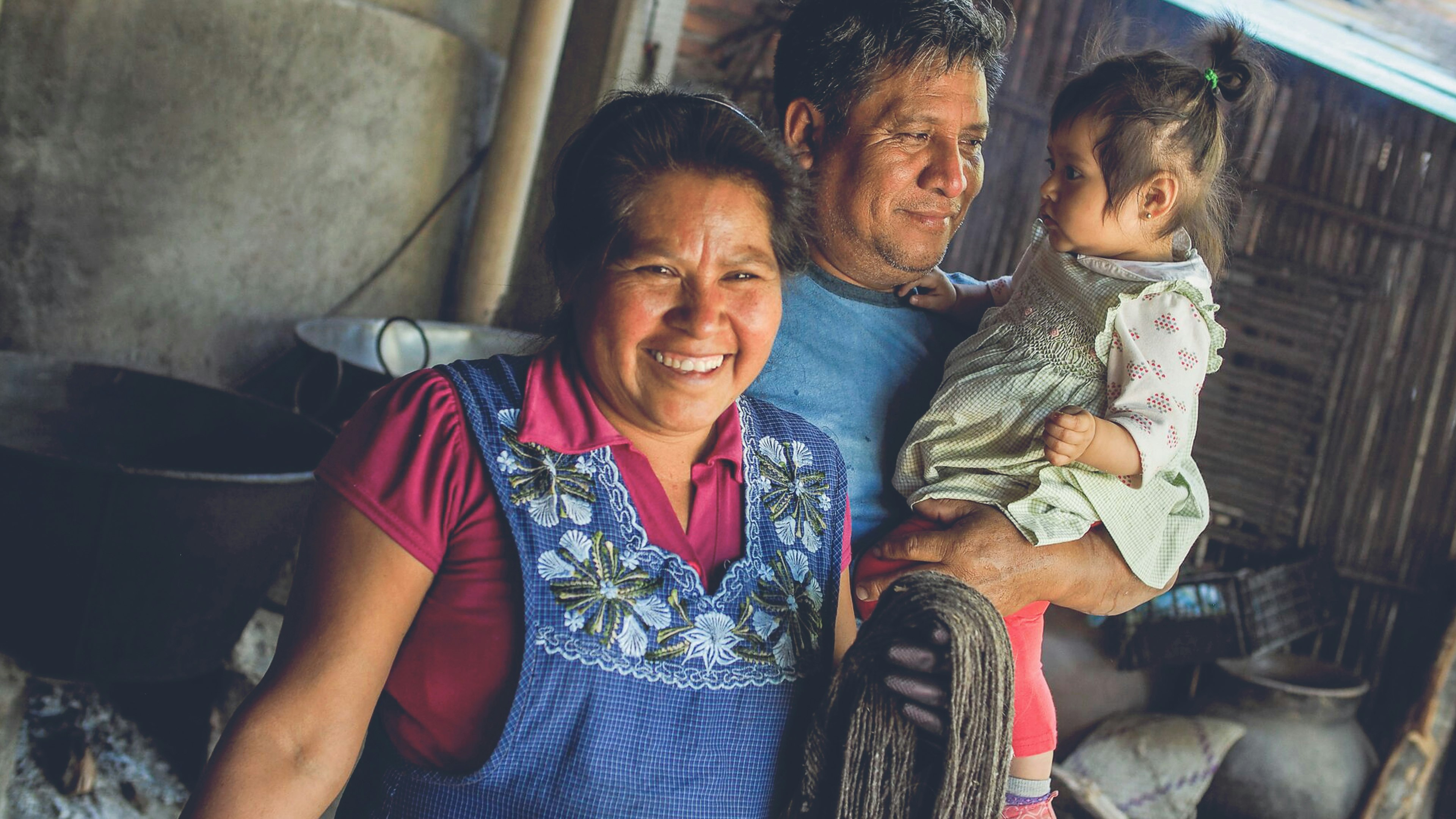 Learn from Zapotec artisans in Oaxaca, Mexico traditional naturally dyeing techniques and weaving. #creativevacation #vawaa #travelmexico #oaxaca #creativity #naturalfabricdyeing #naturaldyes #slowtravel #cochineal #crafts #howtomake