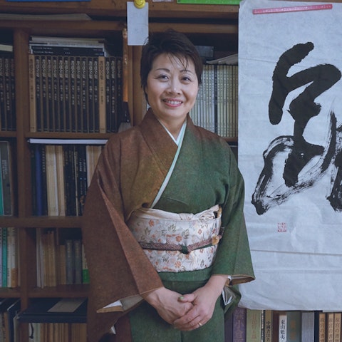 Learn Japanese calligraphy with Chikako in Japan.