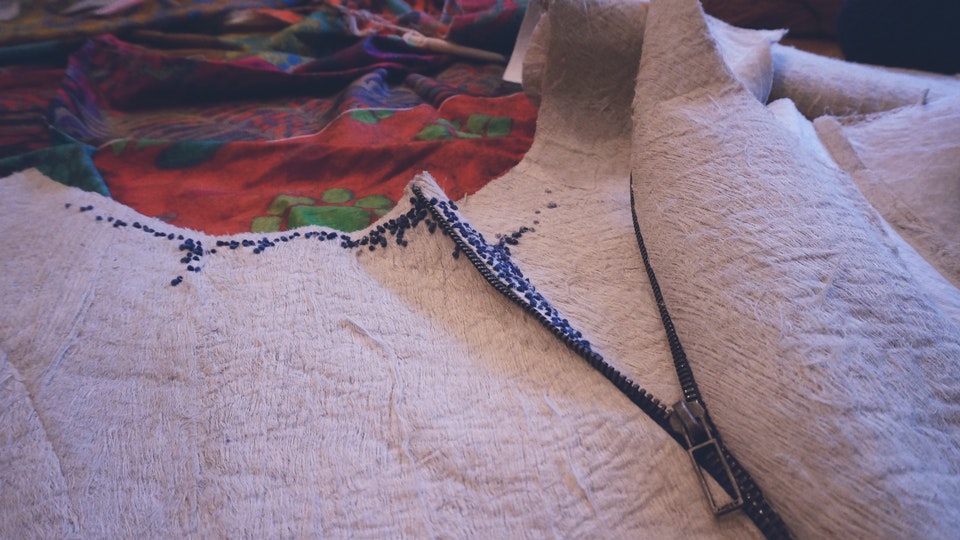 Learn natural fabric dyeing techniques and embroidery from Vietnam's leading textile designer. #creativevacation #vawaa  #travelasia #vietnam #creativity #sustainablefashion #naturalfabricdyeing #naturalfabricdyeingtechniques #slowtravel #naturalfabricdyeingideas #diyfabrics #crafts #howtomake #indigo