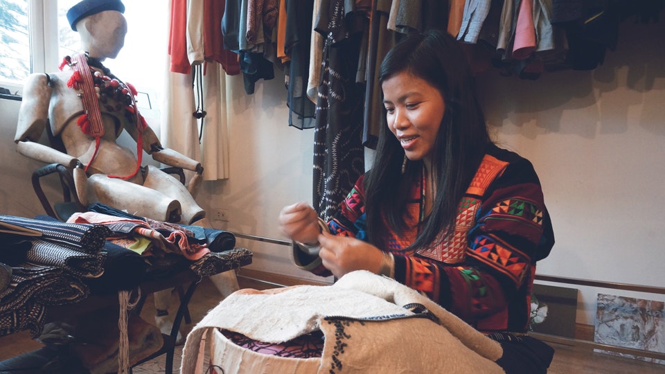 Learn natural fabric dyeing techniques and embroidery from Vietnam's leading textile designer. #creativevacation #vawaa  #travelasia #vietnam #creativity #sustainablefashion #naturalfabricdyeing #naturalfabricdyeingtechniques #slowtravel #naturalfabricdyeingideas #diyfabrics #crafts #howtomake #indigo