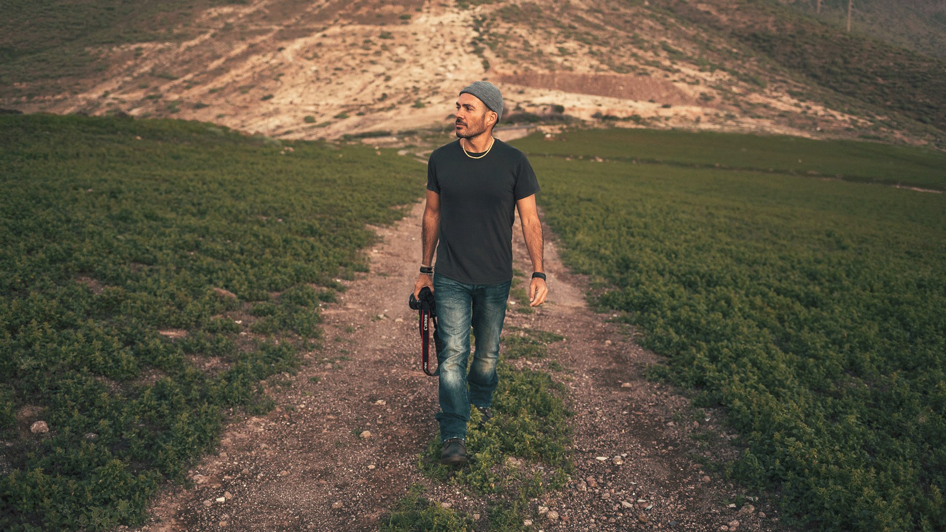 Travel experience for artists in Spain, with renowned photographer Tomas in the rugged landscape of the Canary Islands via VAWAA - Vacation with an Artist #photography #art #learn #skills #spain #artist #photographer #lessons #creativevacation #vawaa