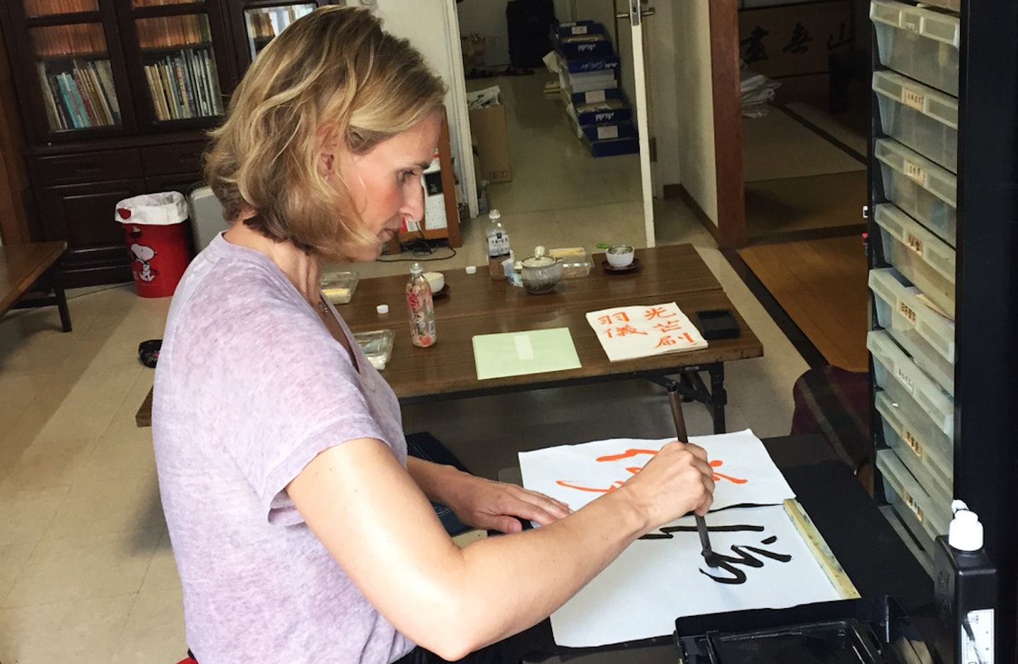 Katie during her VAWAA with master calligrapher Chikako in Kyoto, Japan. Courtesy of Katie Graham.