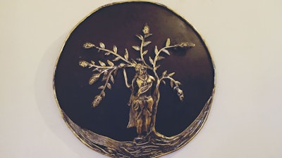 Decorative objet with gleaming brass